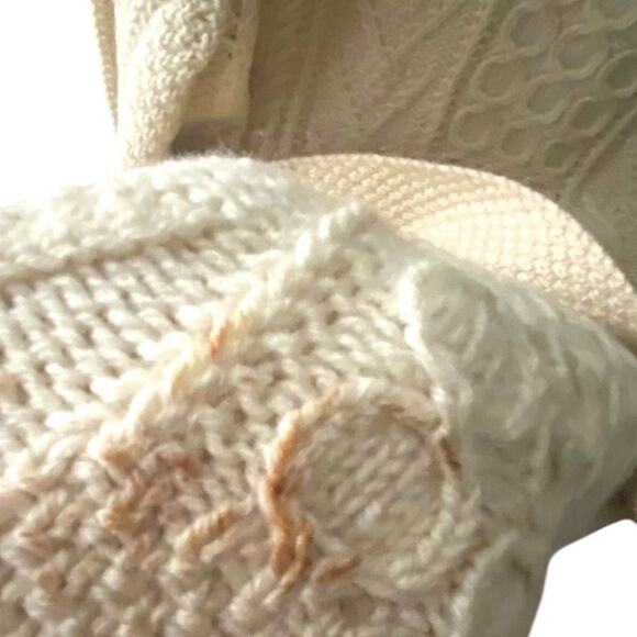 Vintage Cozy Cable Knit Tan Sweater in Size ***SEE MEASUREMENTS*** - Picture 9 of 9